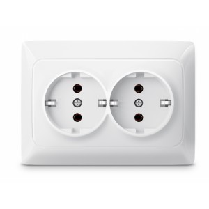 Розетка подвійна із заземленням біла TITANUM STANDARD
